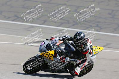 media/Mar-19-2022-Fastrack Riders (Sat) [[4e7522d738]]/Level 5 Race/Turn 3 and 4/